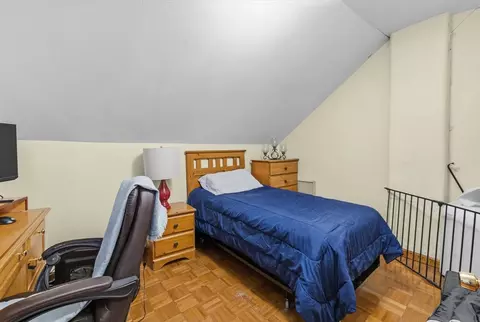 Bedroom - 31 Sachem St, Fall River, MA 02724 photo 3 of 4