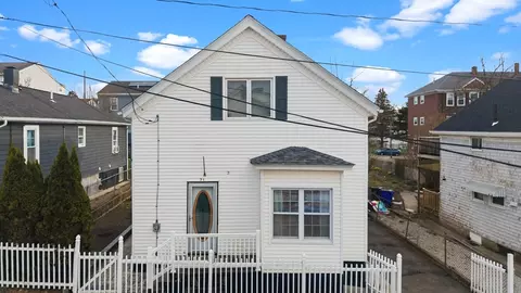 Exterior - 31 Sachem St, Fall River, MA 02724 photo 2 of 7