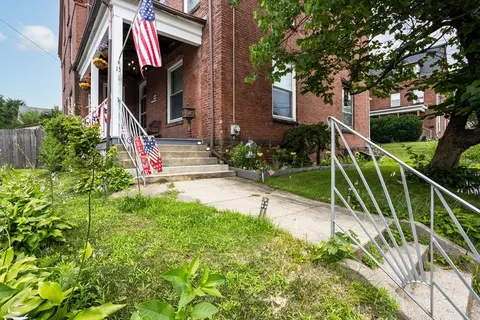 13 Blackstone St, Cumberland, RI 02864