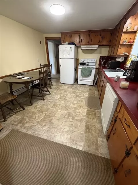Kitchen - 114 Parish Rd, Needham, MA 02494 photo 2 of 5