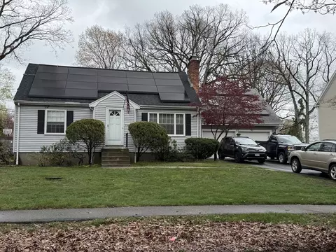 Exterior - 114 Parish Rd, Needham, MA 02494 photo 3 of 6