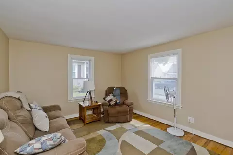 Living - 140 Winton St, Springfield, MA 01108 photo 2 of 3