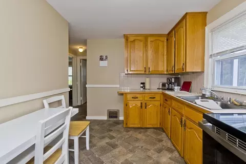 Kitchen - 140 Winton St, Springfield, MA 01108 photo 2 of 4