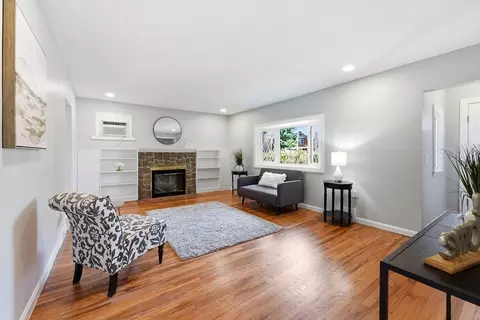 Living - 78 Wollaston St, Springfield, MA 01119 photo 1 of 3