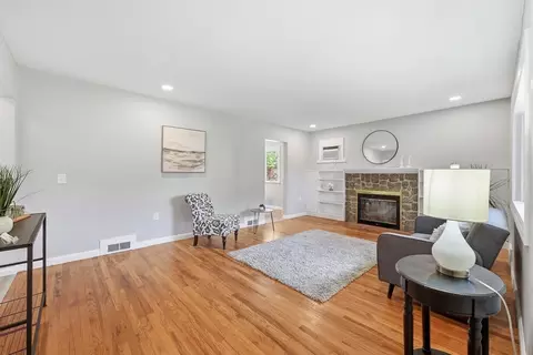 Living - 78 Wollaston St, Springfield, MA 01119 photo 2 of 3