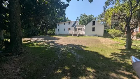 3 Wayne Dr, Foxboro, MA 02035 photo 2