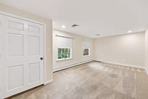 Bedroom - 81 Warren Rd, Townsend, MA 01469 photo 1 of 11