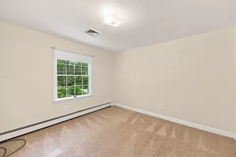 Bedroom - 81 Warren Rd, Townsend, MA 01469 photo 2 of 11