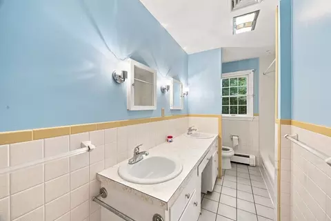 Bath - 81 Warren Rd, Townsend, MA 01469 photo 1 of 3
