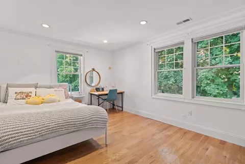 Bedroom - 37-39 Beaconsfield Rd, Brookline, MA 02445 photo 1 of 6
