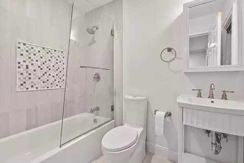 Bath - 37-39 Beaconsfield Rd, Brookline, MA 02445 photo 4 of 5