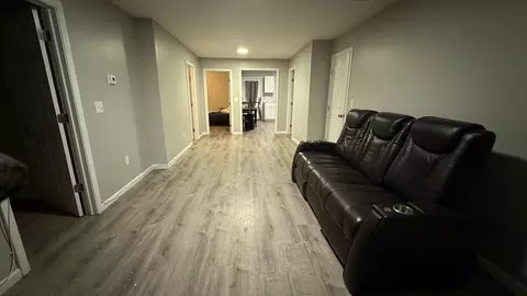Entry Way - 174 Locust St, Springfield, MA 01108 photo 2 of 4