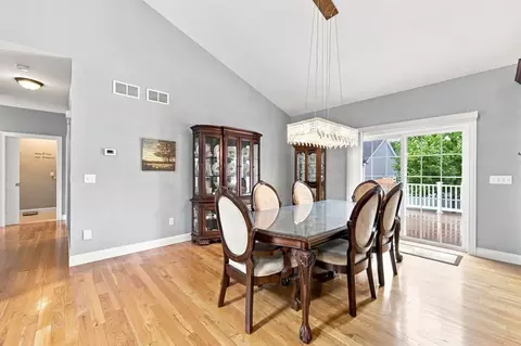 154 Mayflower Ave, Chicopee, MA 01013 photo 8