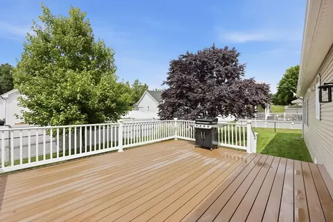 154 Mayflower Ave, Chicopee, MA 01013 photo 28
