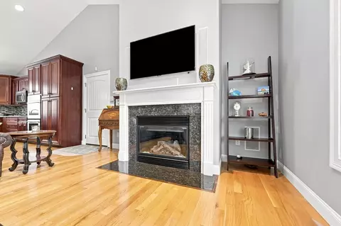 154 Mayflower Ave, Chicopee, MA 01013 photo 7