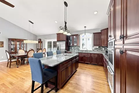 154 Mayflower Ave, Chicopee, MA 01013 photo 12