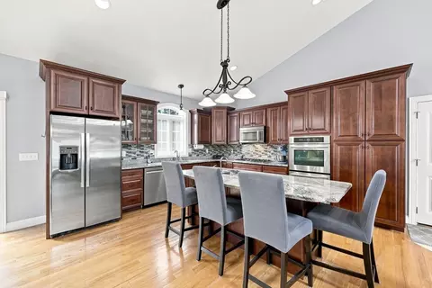 154 Mayflower Ave, Chicopee, MA 01013 photo 10
