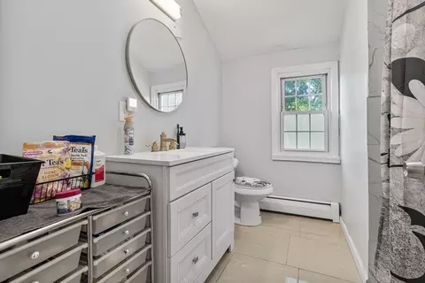 Bath - 281 Newton Rd, Springfield, MA 01118 photo 1 of 5