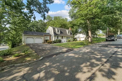 Exterior - 281 Newton Rd, Springfield, MA 01118 photo 9 of 12