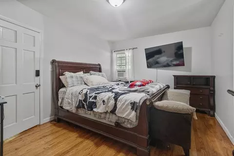 Bedroom - 281 Newton Rd, Springfield, MA 01118 photo 4 of 8