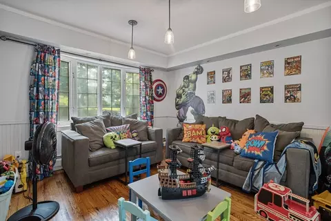 Living - 281 Newton Rd, Springfield, MA 01118 photo 3 of 3