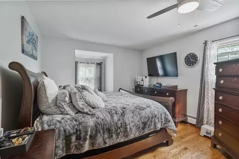 Bedroom - 281 Newton Rd, Springfield, MA 01118 photo 3 of 8