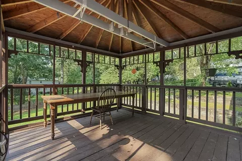 Exterior - 281 Newton Rd, Springfield, MA 01118 photo 6 of 12