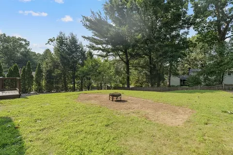 Exterior - 281 Newton Rd, Springfield, MA 01118 photo 10 of 12