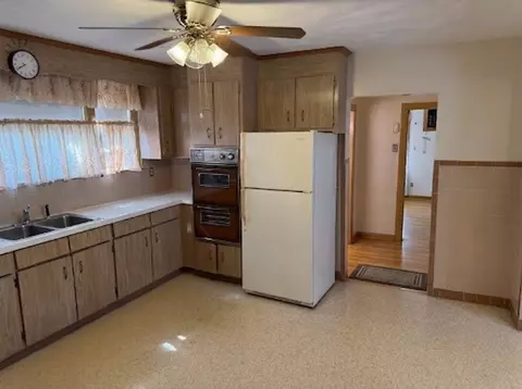 16 Carter St, Everett, MA 02149 photo 4