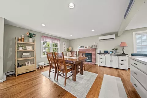 Dining - 21 Corinth, Worcester, MA 01606 photo 1 of 2