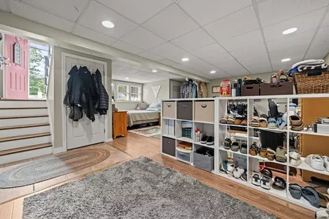 Entry Way - 21 Corinth, Worcester, MA 01606 photo 2 of 2