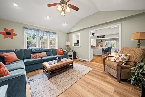 Living - 21 Corinth, Worcester, MA 01606 photo 4 of 4