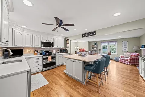 Kitchen - 21 Corinth, Worcester, MA 01606 photo 3 of 5