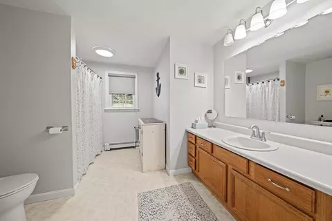 Bath - 21 Corinth, Worcester, MA 01606 photo 1 of 2