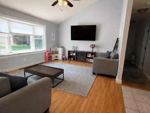 24 Montclair St, Chicopee, MA 01013 photo 5