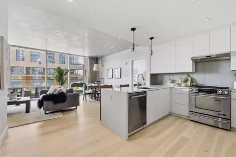 32 Traveler St #303, Boston, MA 02118