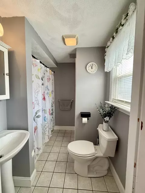 17 Chisholm St, Everett, MA 02149 photo 6