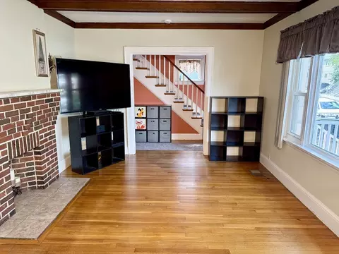 17 Chisholm St, Everett, MA 02149 photo 4