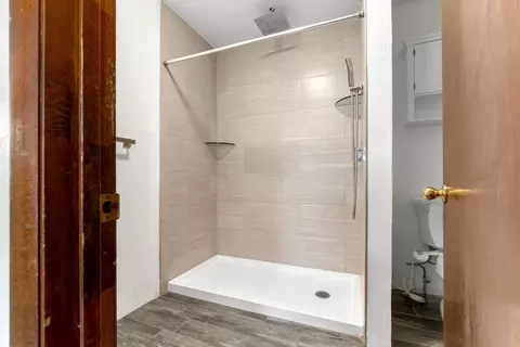 Bath - 20 Shepherd St, Gloucester, MA 01930 photo 1 of 3