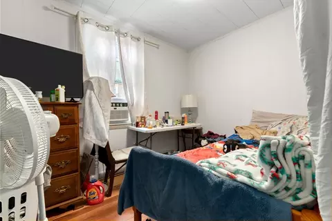 Bedroom - 20 Shepherd St, Gloucester, MA 01930 photo 4 of 5