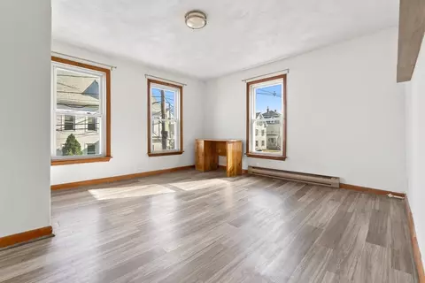 Living - 20 Shepherd St, Gloucester, MA 01930 photo 2 of 5