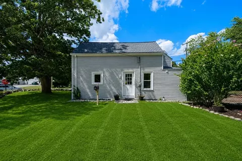 Exterior - 29 Sandwich Rd, Wareham, MA 02571 photo 2 of 6