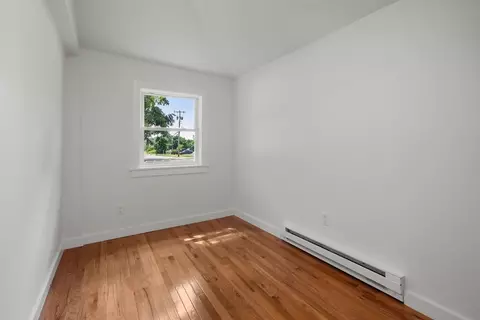 Bedroom - 29 Sandwich Rd, Wareham, MA 02571 photo 2 of 6