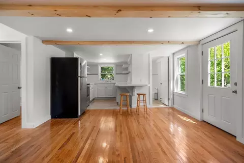 Living - 29 Sandwich Rd, Wareham, MA 02571 photo 4 of 5