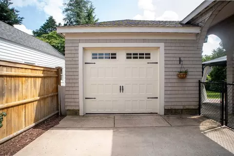 37 Pineywoods Ave, Springfield, MA 01108 photo 31