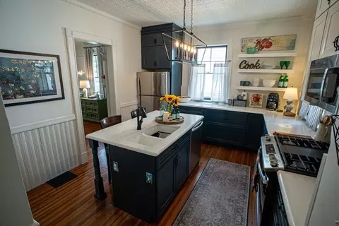 37 Pineywoods Ave, Springfield, MA 01108 photo 14