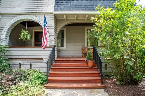 37 Pineywoods Ave, Springfield, MA 01108 photo 2