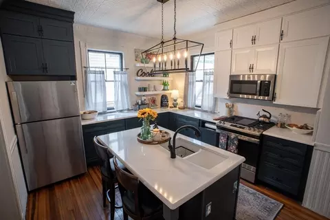 37 Pineywoods Ave, Springfield, MA 01108 photo 13