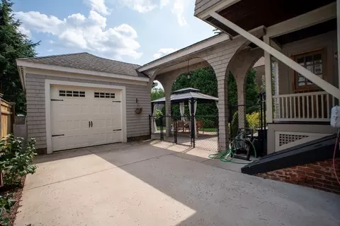 37 Pineywoods Ave, Springfield, MA 01108 photo 30
