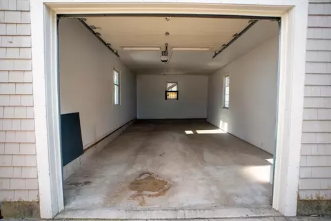 37 Pineywoods Ave, Springfield, MA 01108 photo 32